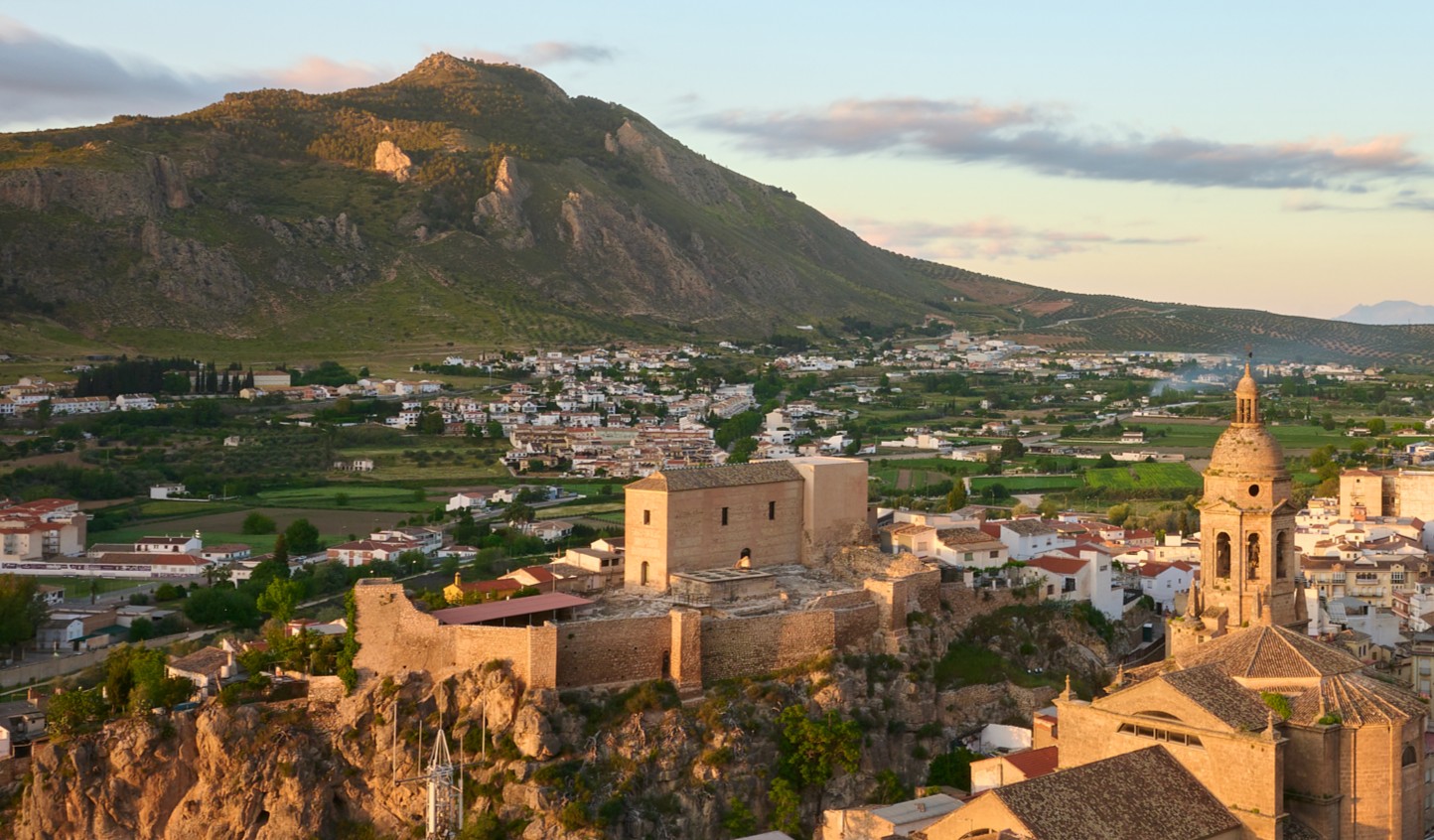 Vistas de la Alcazaba de Loja desde el Mirador de Isabel I de Castilla